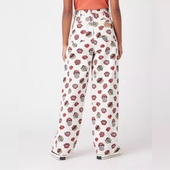 Wrangler Barrel 652 High Rise Jeans Read My Lips Lip Print Cotton Size 24 x 31 - Picture 2 of 14